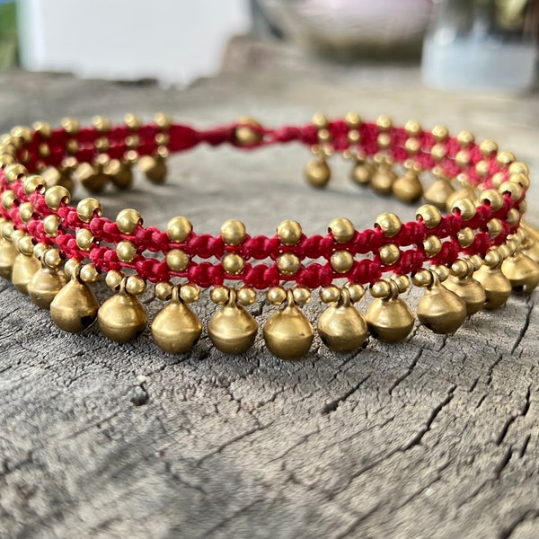 Hippie Brass Bells Dangle Women Ankle Bransoletka lub Bransoletka, Ślubna Bransoletka na Nogę, Prezent dla Dziewczyny, Dla Niej, Bransoletka na Nogę do Tańca, Dzwonki 8 mm