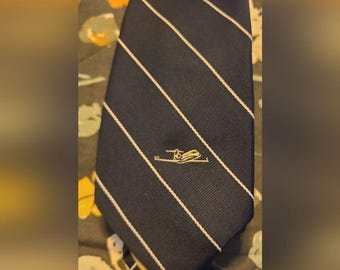 Corbata de lujo vintage Gates Learjet, corbata a rayas Reis of New Haven, 59" x 3".
