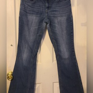 Seven7 bootcut damesjeans blauw medium wash geborduurde denim mt 10 afbeelding 10