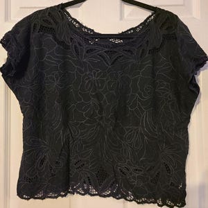 Red Threads Elegant Black Lace Top 90s M