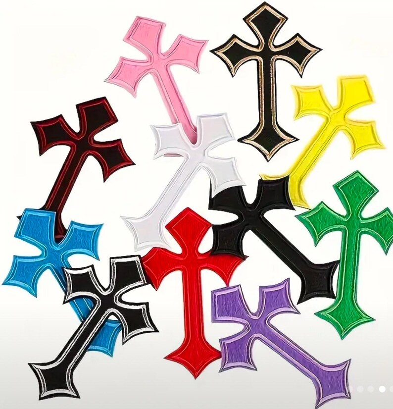 Pode incluir: Conjunto de patches para passar a ferro com design de cruz em v&aacute;rias cores, incluindo preto, vermelho, azul, verde, amarelo, branco, rosa e roxo.