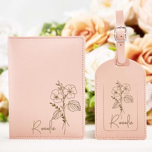 Gepersonaliseerde lederen bagagelabel en paspoorthouderset, aangepast bagagelabel met naam, gegraveerde reisaccessoires, huwelijksreiscadeau voor haar.