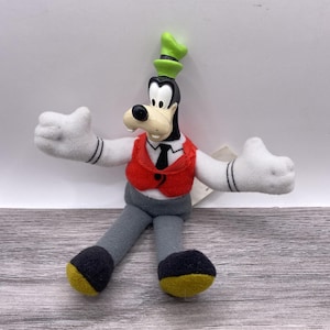 Vintage Disney Plush Goofy Toy McDonalds 2001 House Of Mouse Collectible Stuffed Animal Rare Goofy Doll Retro Cartoon Memorabilia