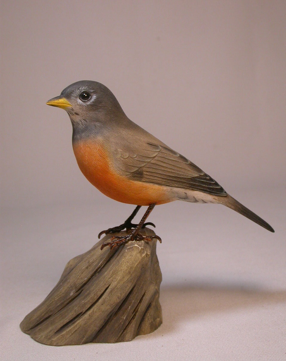 5-5/8 inch American Robin #2 Hand Carved Wooden Bird