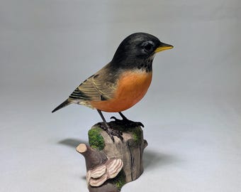 5-5/8 inch American Robin #3 Hand Carved Wooden Bird