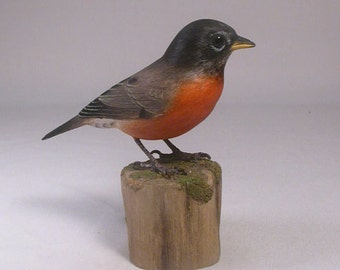 5-5/8 inch American Robin Hand Carved and Hand Painted Wooden Bird