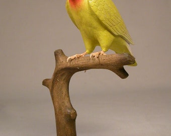 Pájaro de madera tallado a mano de 5" con cara de melocotón n.° 2