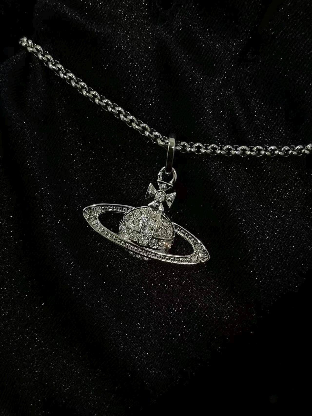Vivienne westwood necklace - Etsy 日本