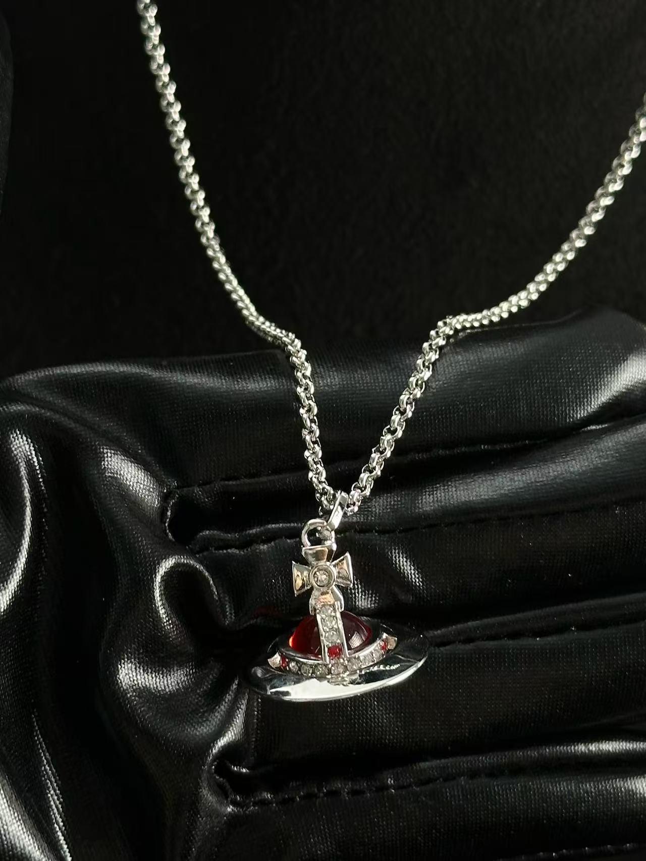 Vivienne westwood red orb - Etsy 日本