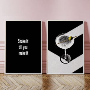 Juego de dos carteles de cócteles, cita divertida y alegre, ambiente retro, arte mural de cócteles, impresión humorística, decoración de bar, regalo para amantes de las bebidas, arte impreso de martini