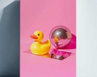 Póster de pato de goma amarillo, decoración de pared rosa para baño, arte mural maximalista Y2K, impresión de arte pop divertida, impresión de pared de bola de discoteca de moda, arte peculiar