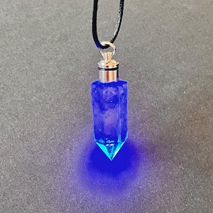 Blue Glowing Quartz Crystal Necklace - Blue LED Illuminated Healing Stone, Spiritual Energy Decor, Meditation Gift, Radiant Crystal Pendant