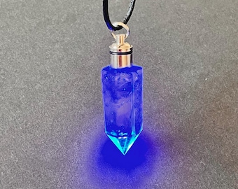 Collar de Cristal de Cuarzo Azul Luminiscente - Piedra Sanadora con LED Azul, Decoración de Energía Espiritual