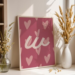 Print digital con inicial W para habitación infantil / Corazones / Rosa y rojo / Barbie / lámina imprimible