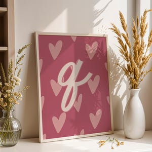 Print digital con inicial Q para habitación infantil / Corazones / Rosa y rojo / Barbie / lámina imprimible