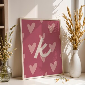 Print digital con inicial K para habitación infantil / Corazones / Rosa y rojo / Barbie / lámina imprimible
