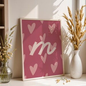 Print digital con inicial M para habitación infantil / Corazones / Rosa y rojo / Barbie / lámina imprimible
