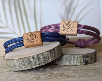 2 pares de pulseras / San Valentín / Pulsera de pareja / Pulsera de paracord / Pulsera de madera con grabado personalizado