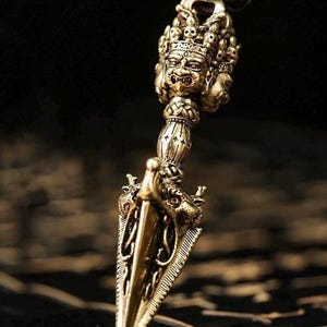 Collier pendentif phurba en laiton fait main : amulette vajra tibétaine