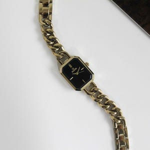 Elegant Ladies Hexagonal Black Dial Watch - Gold Chain Bracelet Women's Wristwatch for Timeless Sophistication