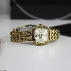 Vintage Ladies Gold Watch, Premium Stainless Steel Band Women's Wristwatch,Classic Square Dial Dress Watch,Elegant Bracelet Design Timepiece