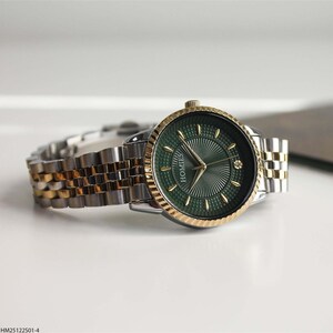 Luxury Ladies Watch with Textured Green Dial, Gold Fluted Bezel, and Two-Tone Bracelet - A Timeless Statement of Elegance