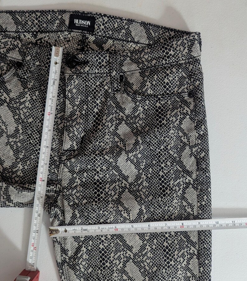 Pantalones superajustados Nico de piel de serpiente negra Hudson Gray, talla 29, elásticos, grunge, J2 imagen 8