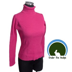 Jersey de punto rosa fucsia de cuello alto acanalado, estilo vintage de los 90, para mujer de talla pequeña - Estilo indie retro casual de otoño para combinar con otras prendas.