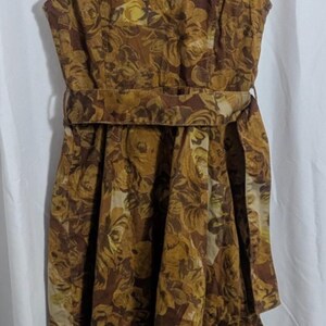 Anthropologie Moulinette Soeurs Goldbraunes Safari-Kleid mit Blumengürtel - Damen 0 - Boho Cottagecore Jungle Bild 6