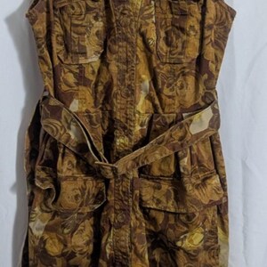 Anthropologie Moulinette Soeurs Goldbraunes Safari-Kleid mit Blumengürtel - Damen 0 - Boho Cottagecore Jungle Bild 2