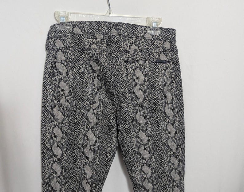 Pantalones superajustados Nico de piel de serpiente negra Hudson Gray, talla 29, elásticos, grunge, J2 imagen 5