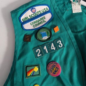 Vintage Girl Scouts Green Size XL 18-20 Vest with Pins & Badges G1 image 2