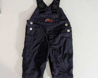 Peto cargo de algodón bordado Gymboree Navy Aviator Duck de 2001 con perneras abotonadas - 0-3 meses - Vintage Kids