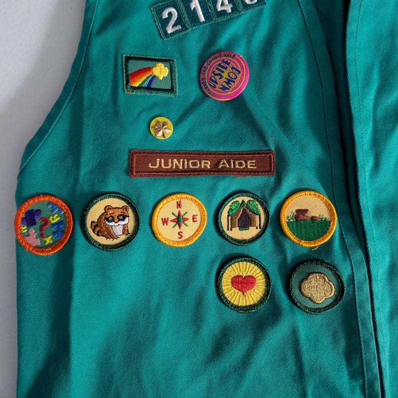 Vintage Girl Scouts Green Size XL 18-20 Vest with Pins & Badges G1 image 3