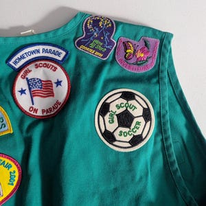 Vintage Girl Scouts Green Size XL 18-20 Vest with Pins & Badges G1 image 5