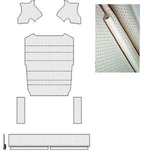 Könnte beinhalten: Ein Diagramm, das zeigt, wie man eine weiße Stoff-Autohimmelverkleidung zuschneidet und näht. Das Diagramm zeigt die verschiedenen Teile, die für die Himmelverkleidung benötigt werden, einschließlich des Hauptteils, der beiden Seitenteile und des hinteren Teils. Das Diagramm zeigt auch, wie man die Teile zusammennäht.