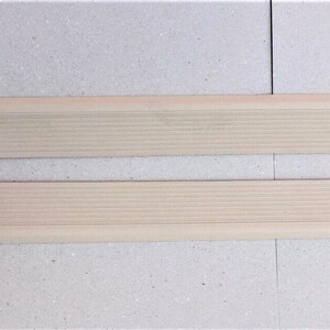 thumbnail image 2 of Pair Of Beige Rubber Door Sill Mats For Mercedes-Benz R107 SL/SLC – KLASSE OEM Style 2 of 5