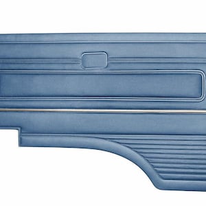 Può includere: Pannello porta auto blu con una finitura argentata e un design testurizzato.