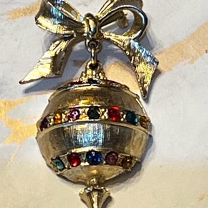 Vintage Rhinestone Ornament with Bow - Gold Tone