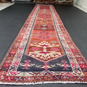 Handmade Wool Turkish Runner Rug: 3.3x10.4 Neutral Oushak Design