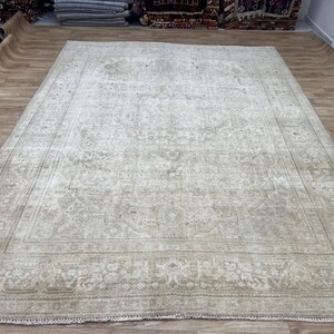 8x10.6 Large Neutral Oushak Rug – 243x323 cm Turkish Vintage Area Rug – 8x11 Faded Beige and Gray Handwoven Carpet
