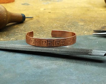 Armband i rent koppar, helande armband, manschettarmband i koppar, idealisk present, koppar, koppararmband för kvinnor, energi, handgjort armband