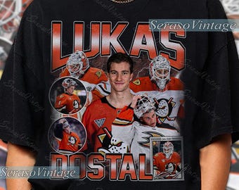 Camiseta de Lukas Dostal, sudadera de hockey de Anaheim, camiseta de aficionado al hockey, camiseta de Dostal, camiseta de rap pirata, camiseta de jugador de hockey