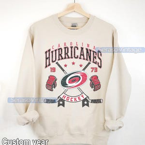 Carolina Hurricanes Sweatshirt | Carolina Hurricanes Merch | Carolina Hockey-Shirt | Benutzerdefinierte Carolina Hockey-T-Shirt | Hockey Mama Papa Geschenk