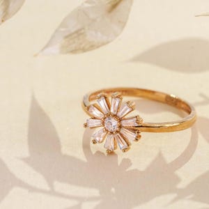 14K Gold Flower Ring: Baguette Stone Sunburst Design