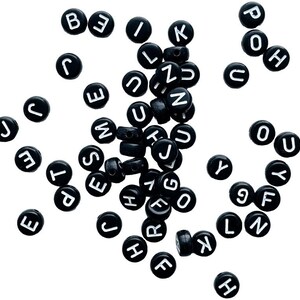 50, 100 peças 7 x 4 mm planas redondas pretas simples A-Z e letras misturadas contas de alfabeto acrílico para fazer joias e artesanato faça você mesmo