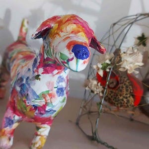 Papier Mache Blumendackel Langhund Tier Skulptur