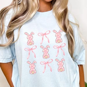 Blumenhasen-T-Shirt, niedlicher Osterhasen-Entwurfs-T-Stück Spaß-Frühlings-Ferien-Shirt für Frauen-Häschen kokett Bogen Kokette Ostern