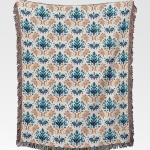 Baroque Rococo Jacquard Woven Throw Blanket - Elegant Cotton Tapestry Blanket with Fringe - Gift for Her Home, Sofa, or Bed Decor