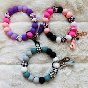 Llavero de pulsera / Llavero de pulsera / Llavero de pulsera / Pequeño regalo / Pulsera de silicona / Pulsera personalizada / Regalo / Llavero de cuentas /